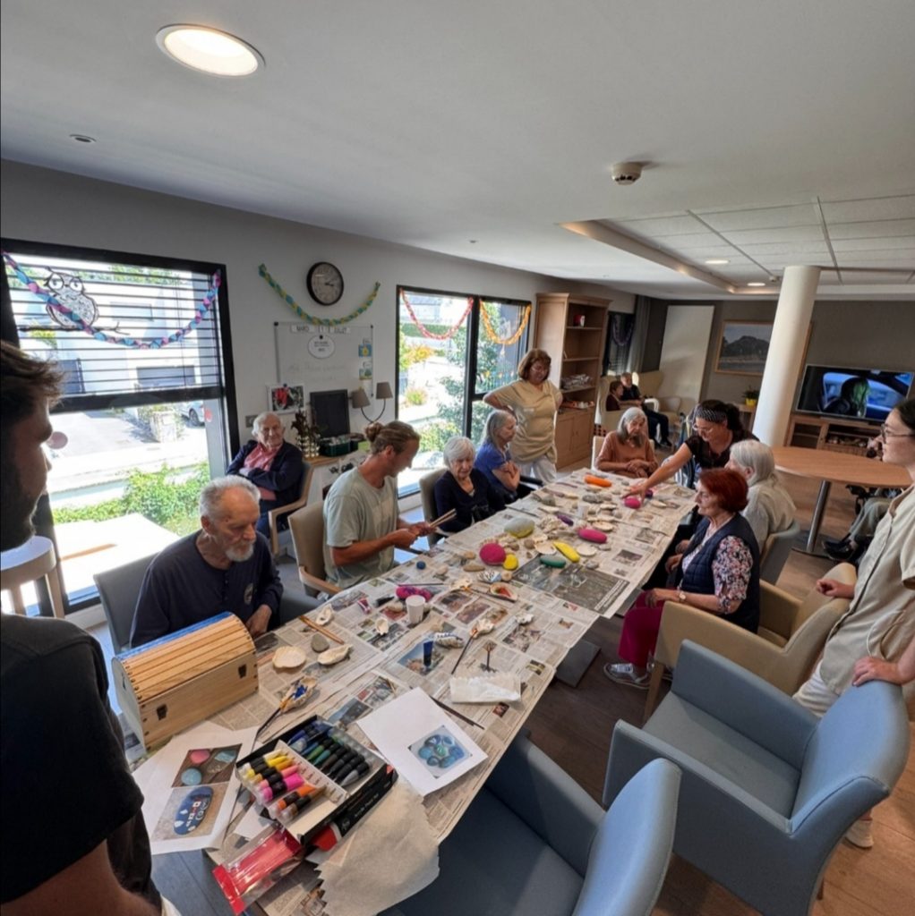 atelier creatif dans une des unite protégées de la vilal tohannic